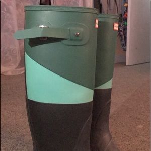 Tall Hunter Rainboots... size 9